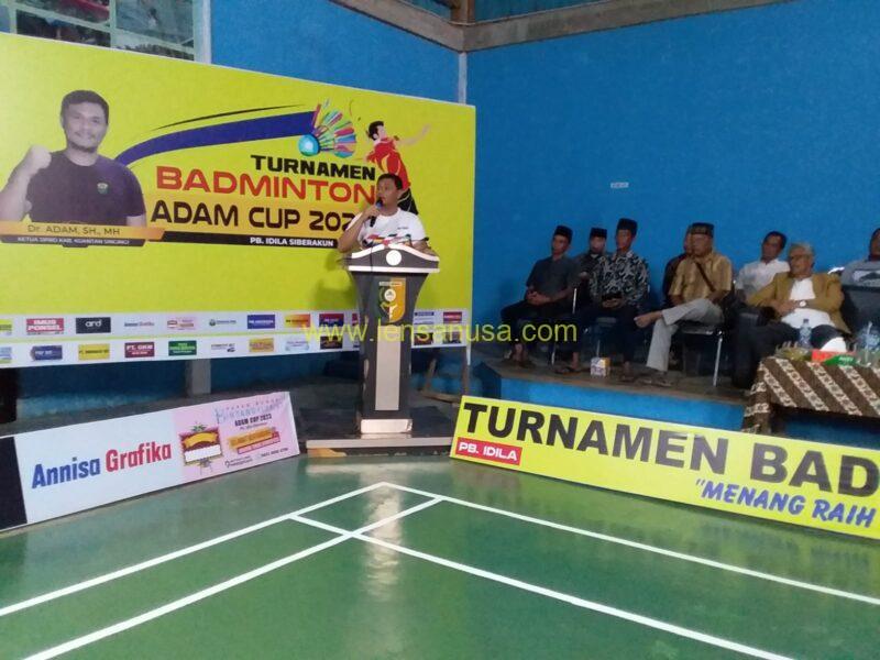 Ketua Dewan Perwakilan Rakyat Daerah (DPRD) Kuantan Singingi (Kuansing), Dr Adam SH MH resmi membuka Turnamen Badminton Adam Cup I tahun 2023