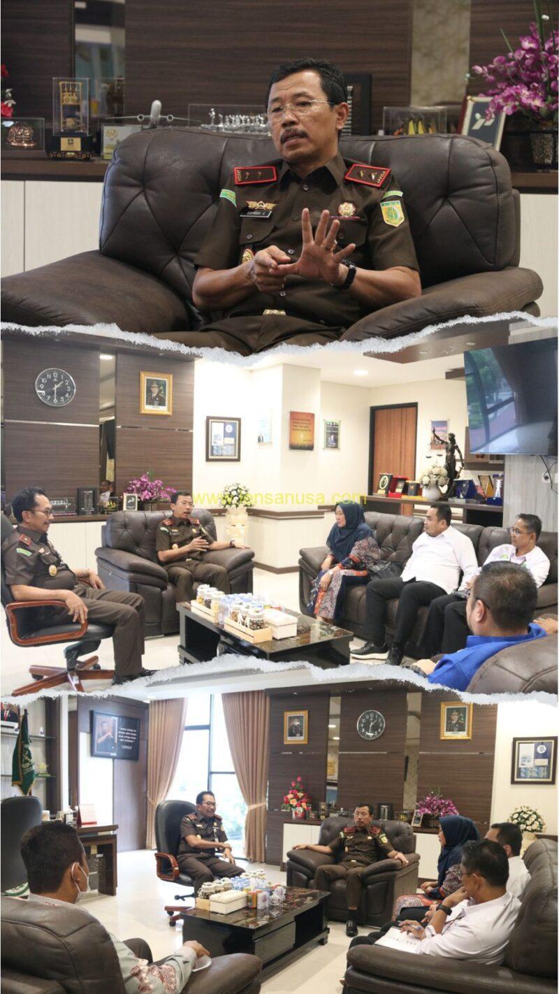 Kepala Kejaksaan Tinggi Riau Dr. Supardi Saat Terima Kunjungan Kerja Rektor Universitas Riau