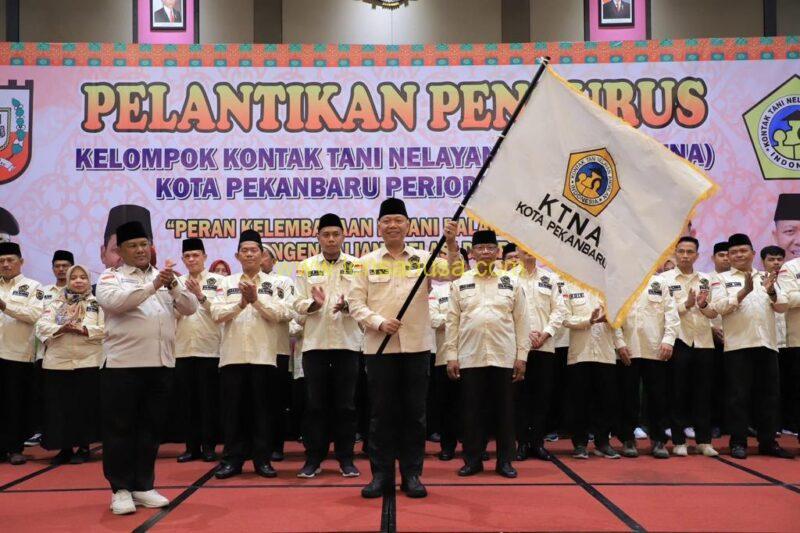 Pelantikan pengurus Kelompok Tani Nelayan Andalan (KTNA) Kota Pekanbaru Periode 2022-2027. Pelantikan Ini Digelar Di The Zuri Hotel, Kota Pekanbaru.