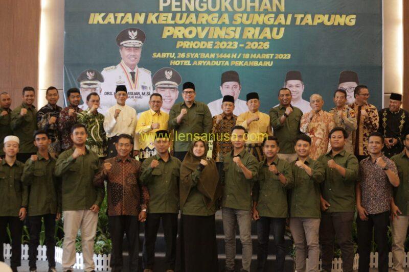 Pj Bupati Kampar Dr. H. Kamsol, MM Menghadiri Pengukuhan Ikatan Keluarga Sungai Tapung (IKST) Provinsi Ria.
