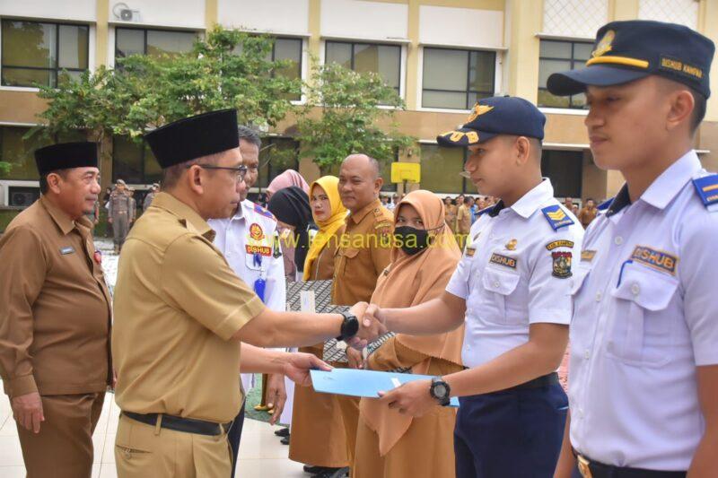 Perdana Plt Sekda Kampar Pimpin Apel Gabungan.