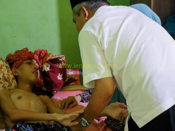 Pj Bupati Kampar Tinjau Remaja 15 Tahun Terkena Penyakit Kanker
