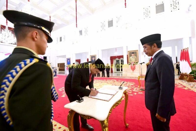 Presiden Joko Widodo Secara Resmi Melantik Ario Bimo Nandito Ariotedjo Atau Dito Ariotedjo Sebagai Menteri Pemuda Dan Olahraga.