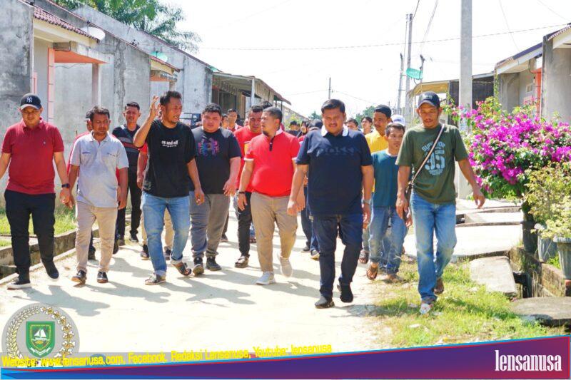 Ketua Komisi IV Saat Mengikuti Goro Di Kelurahan Pematang Pudu.