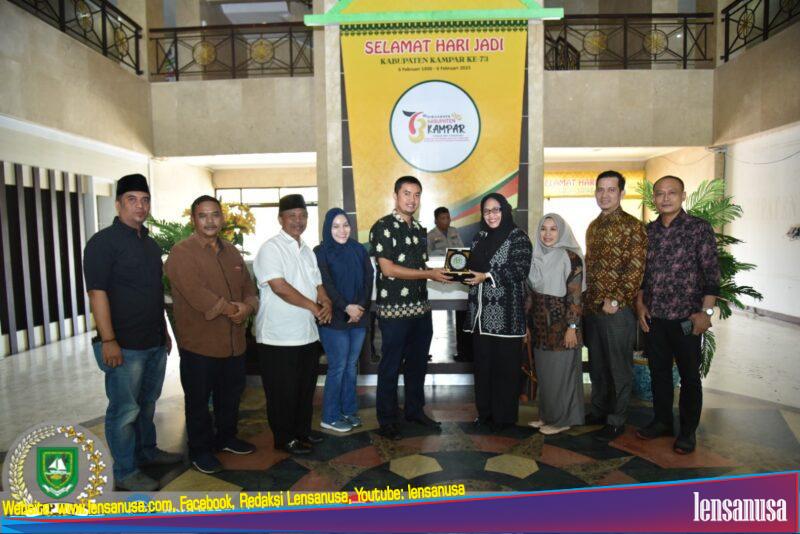 Komisi I DPRD KabuSaat Ke Bagian Hukum Kota Kampar.