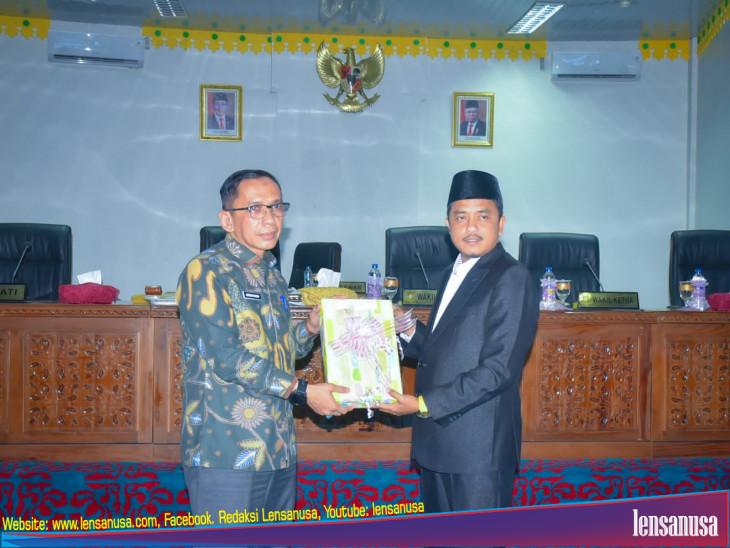 Pj Sekda Kampar, Ir Azwan Serahkan Materi LKPJ Bupati Kampar Tahun 2022.