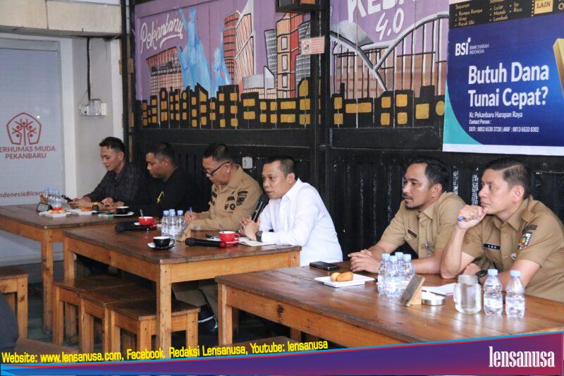 Pj Wali Kota Pekanbaru, Muflihun, S.STP, M.AP Didampingi Sekretaris Daerah Kota Pekanbaru Indra Pomi Nasution Dan Jajaran Lainya Silaturahmi Dengan PWI Di Kedai Borobudur.