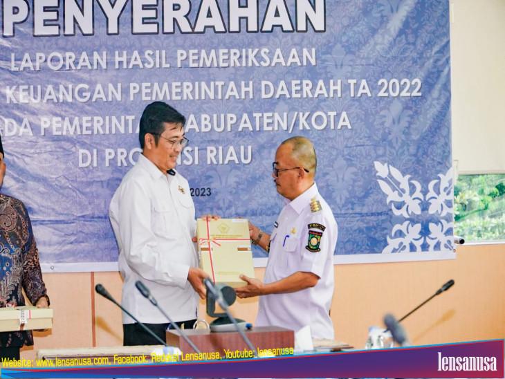  Pemerintah Kabupaten Kampar Kembali Meraih Predikat WTP 7 Kali Berturut - Turut Dari BPK RI. 