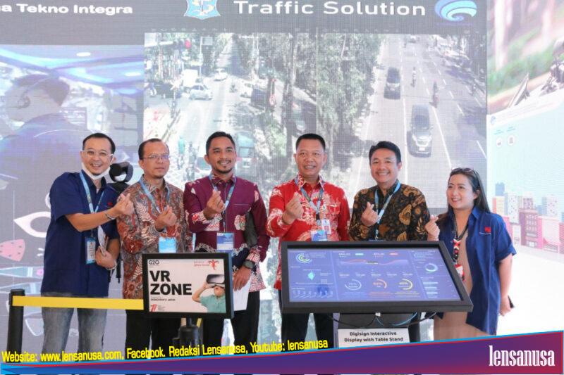 Sekretaris Daerah Kota Pekanbaru, Indra Pomi Nasution beserta Sejumlah Jajarannya Menghadiri Forum Smart City Dan Pameran Di Kota Surabaya.