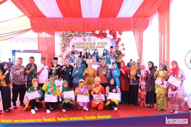Asisten I Setdako Pekanbaru Masykur Tarmizi menghadiri Jambore PKK Di Kecamatan Tuah Madani
