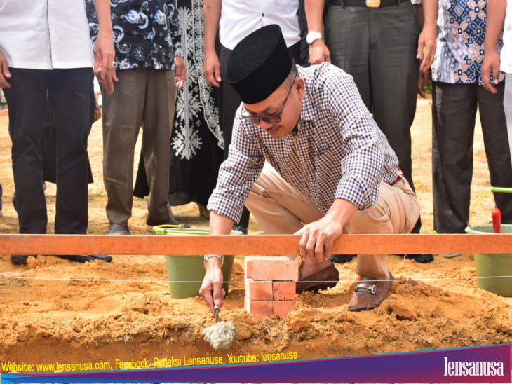 Peletakan Batu Pertama Dalam Pembangunan Mesjid Al-Ikhlas Pandau Jaya.