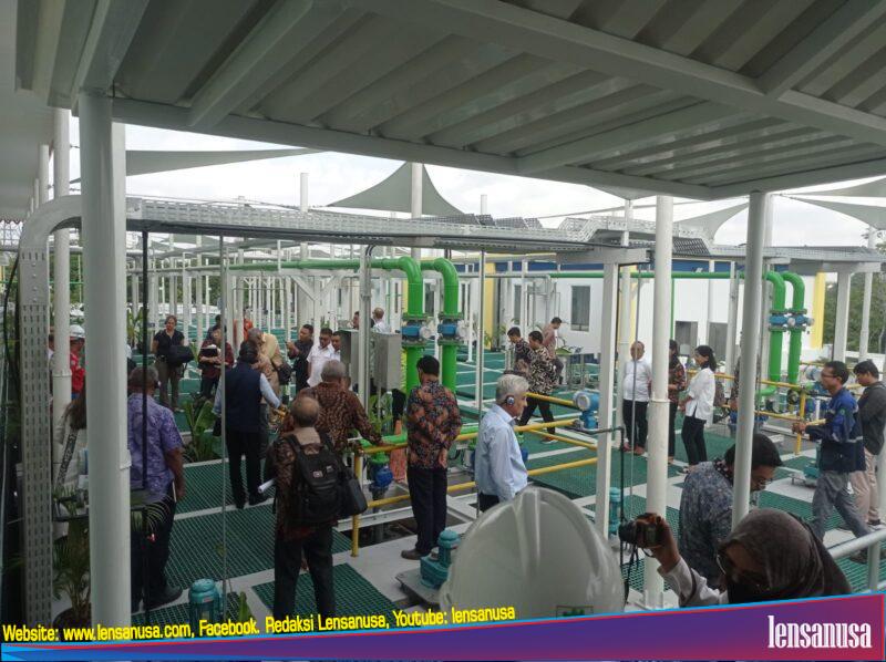 Asian Development Bank/ADB (Bank Pembangunan Asia) Meninjau Lokasi Pengolahan Air Limbah (PAL) Di Kelurahan Bambu Kuning, Kecamatan Tenayan Raya