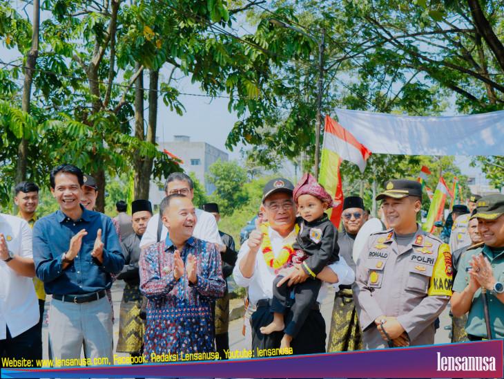 Pj Bupati Kampar Sambut Kedatangan Menko PMK Muhadjir Effendy.