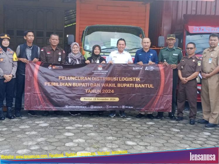 Peluncuran distribusi logistik pilkada 2014 di gudang KPU Bantul.