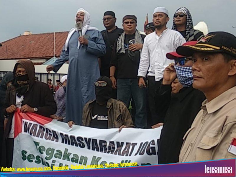 Massa aksi FJI di perempatan Jl P Senopati Yogyakarta 