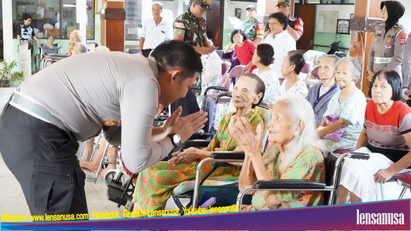 Suasana hangat di panti