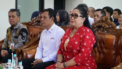 Bupati Endah Subekti Kuntariningsih didampingi ketua PMI Kabupaten Gunungkidul