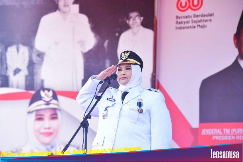 Foto: Bupati Bengkalis saat memimpin Upara HUT RI Ke-80, Minggu (17/08/2025).