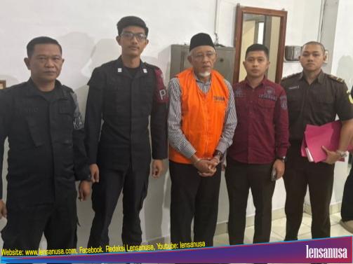 Mantan Bupati Sleman Sri Purnomo (rompi arange) ditahan Kejari Sleman dugaan korupsi dana hibah pariwisata (foto.Istw)