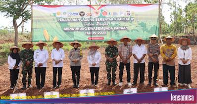 Kapolres Bantul bersama tamu undangan lakukan penanaman jagung secara simbolis (Foto.Humas Polres)