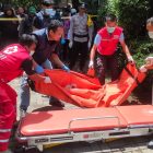 Petugas evakuasi jasad korban ke RS Bhayangkara Polda DIY (Foto/Dok.Humaspolres)