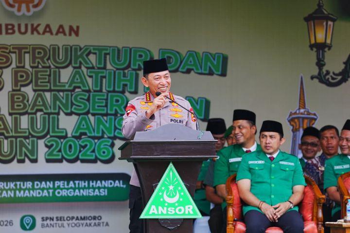 Kapolri berikan arahan dan pembekalan di hadapan ribuan kades Anshor Banser (Foto/Dok.Humas Polri)