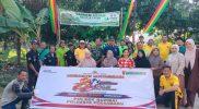 Suasana gotong royong warga bersama Kapolsek Rumbai dan TNI dalam program Green Policing di Perumahan Bumi Rumbai Permai.