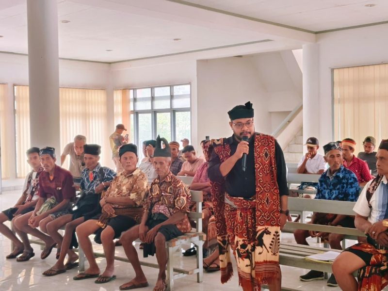 Umbu Pajaru Lombu, S.H.,M.H | Ketua Aliansi Masyarakat Adat Nusantara (AMAN) Sumba Timur
