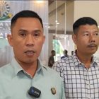 Kasipenkum Kejati Riau, Zikrullah, memberikan keterangan resmi kepada awak media mengenai penyidikan lanjutan kasus dugaan korupsi dana PI 10 persen PT SPRH yang merugikan keuangan negara hingga puluhan miliar rupiah.