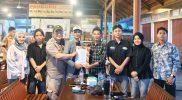 Penyerahan SK DPC GWI Kota Pekanbaru Periode 2026-2029 oleh Ketua DPD Riau kepada Ken Zai.
