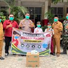 Foto: Aksi PT Arara Abadi Unit APP Group saat menyalurkan puluhan ribu masker kepada siswa di Pekanbaru, Selasa (15/9/2026).